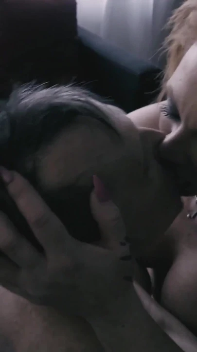 Hot MILF Begs to Be Fucked in the Ass
