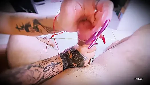 Uzun Tırnaklar Şarap Masajı Sert Penis ve Testisler Bakış Açısı