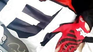 เกย์หนุ่มสุดฮอตใน Mxgear และ Mxhelmet ชักว่าว