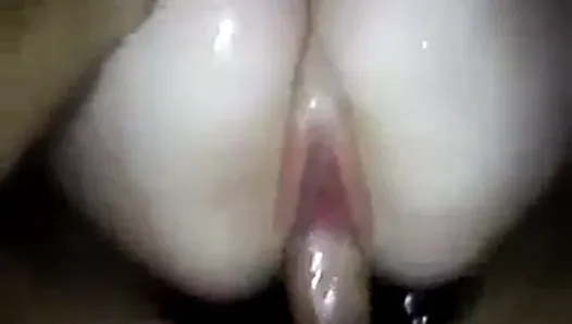 Pissing on her Pussy