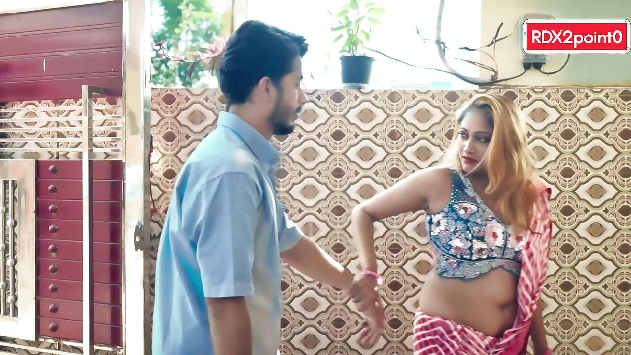 Neighbor calls bhabhi home and has sex with her sexy bhabhi Hard Fucking With Hindi Audio