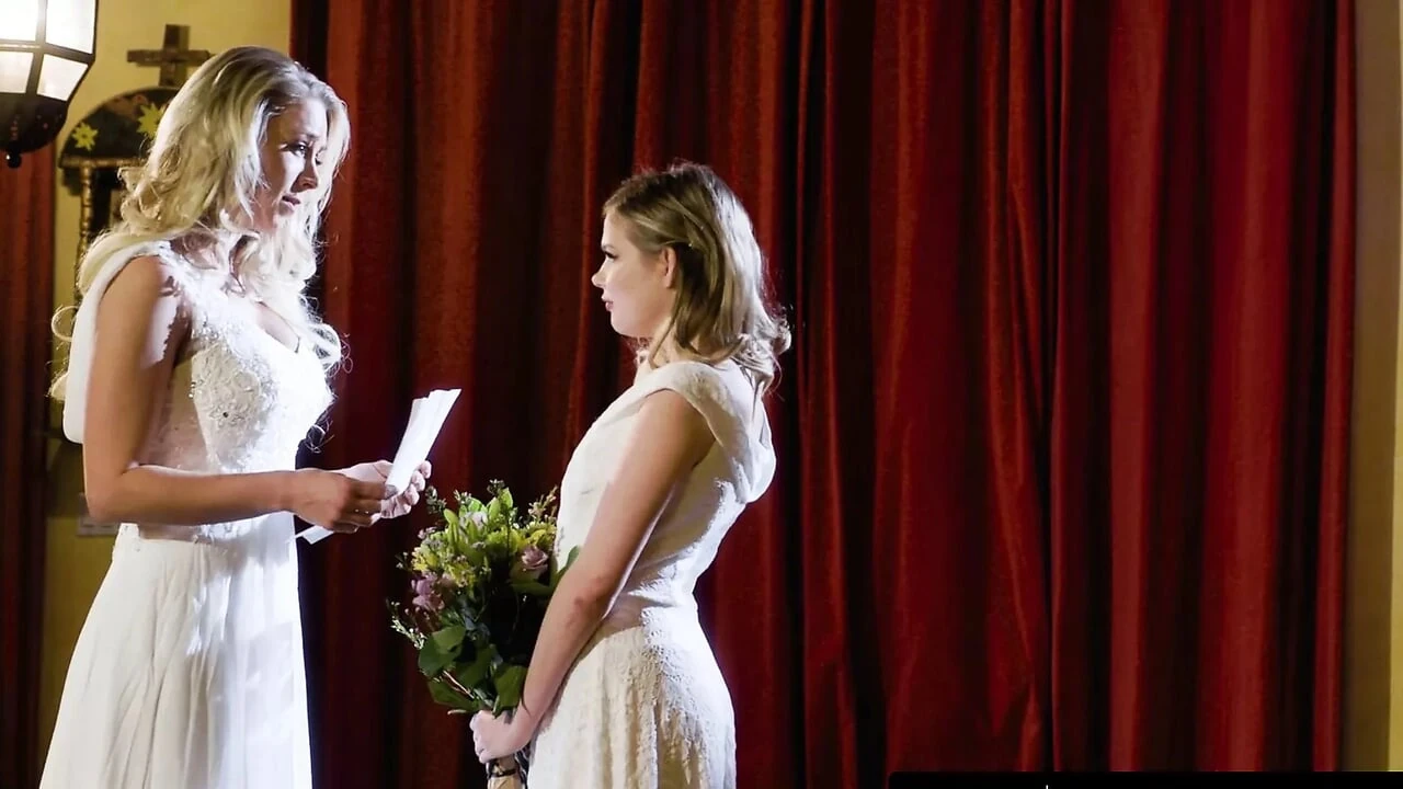 MOMMY'S GIRL - Bridesmaid Katie Morgan Bangs Hard Her Stepdaughter Coco Lovelock Before Her Wedding