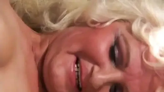 Horny mature dances to deduce this young dude to fuck her