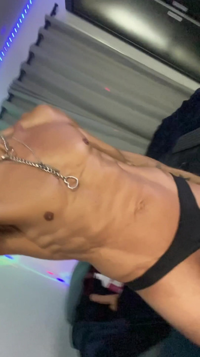 PIG INNOCENT! TRAIGHT GAY IS LOOKING FOR GAYS DIRTY HOLE