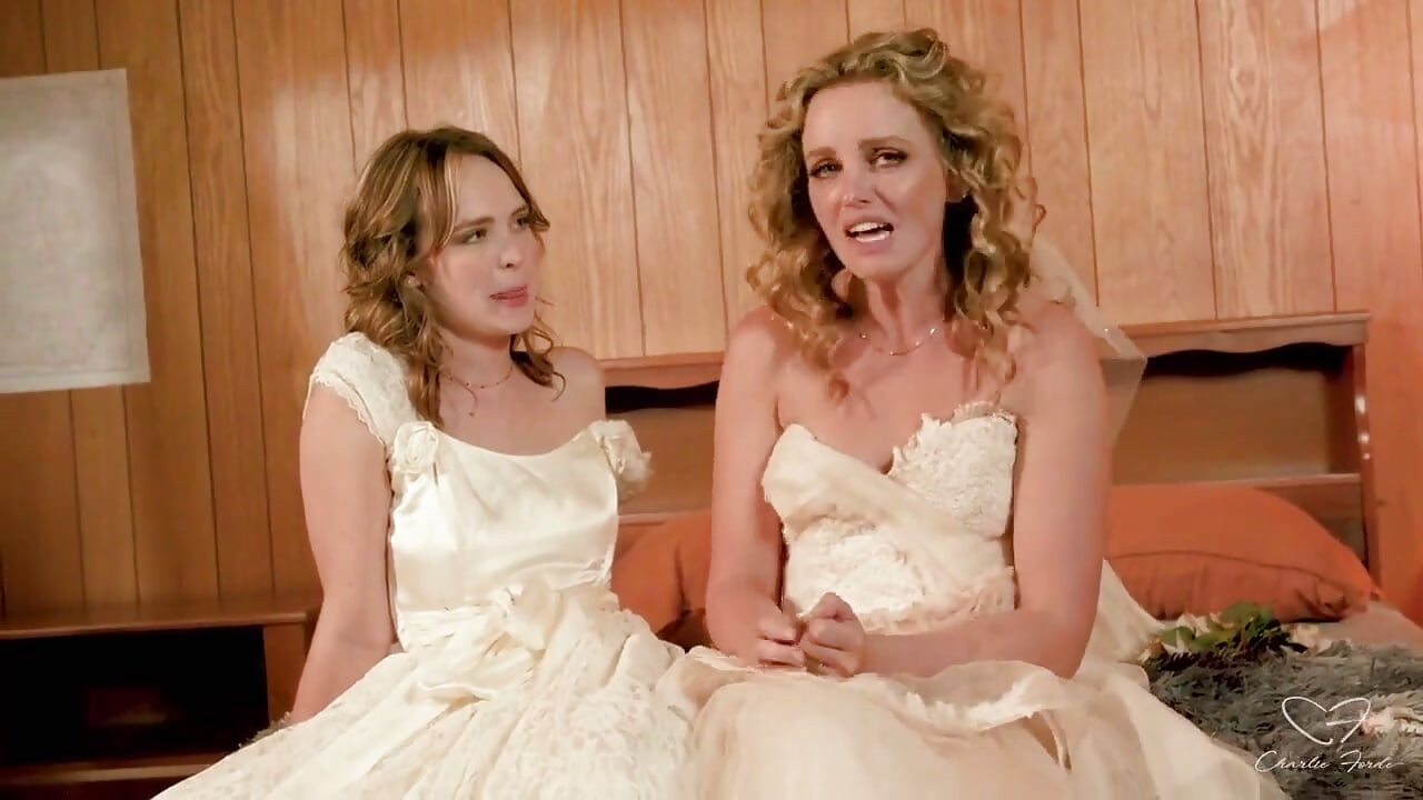 Interview: Marriage and Eloping Featuring Charlie Forde, Lilly Bell