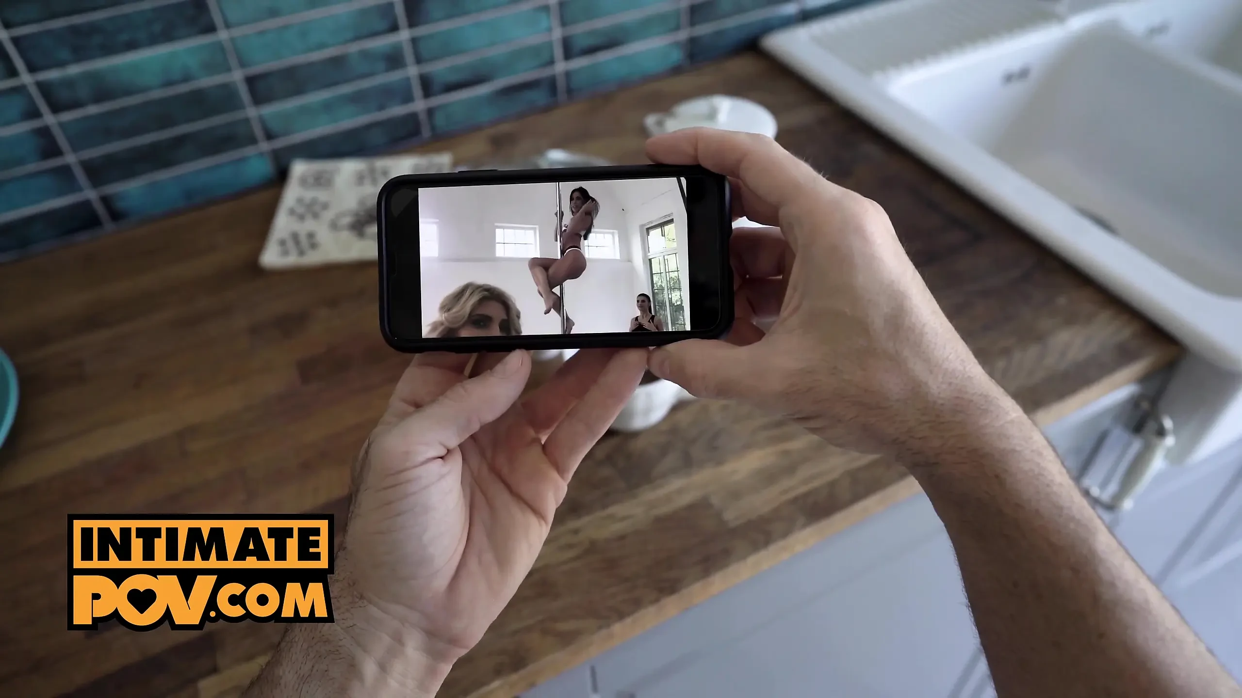 Cunnilingus ishtirokidagi onlayn porno fotosuratlar va videolar