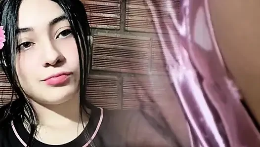 Masturbation with a fat pussy ends in happy ending