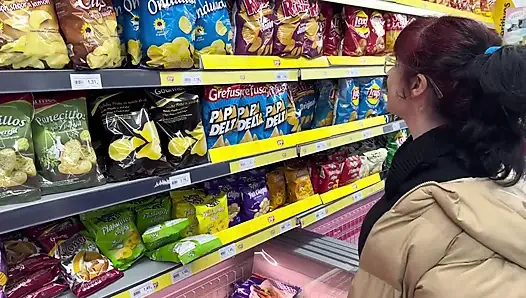 Das Mädchen aus dem Supermarkt packt mich an der Rübe