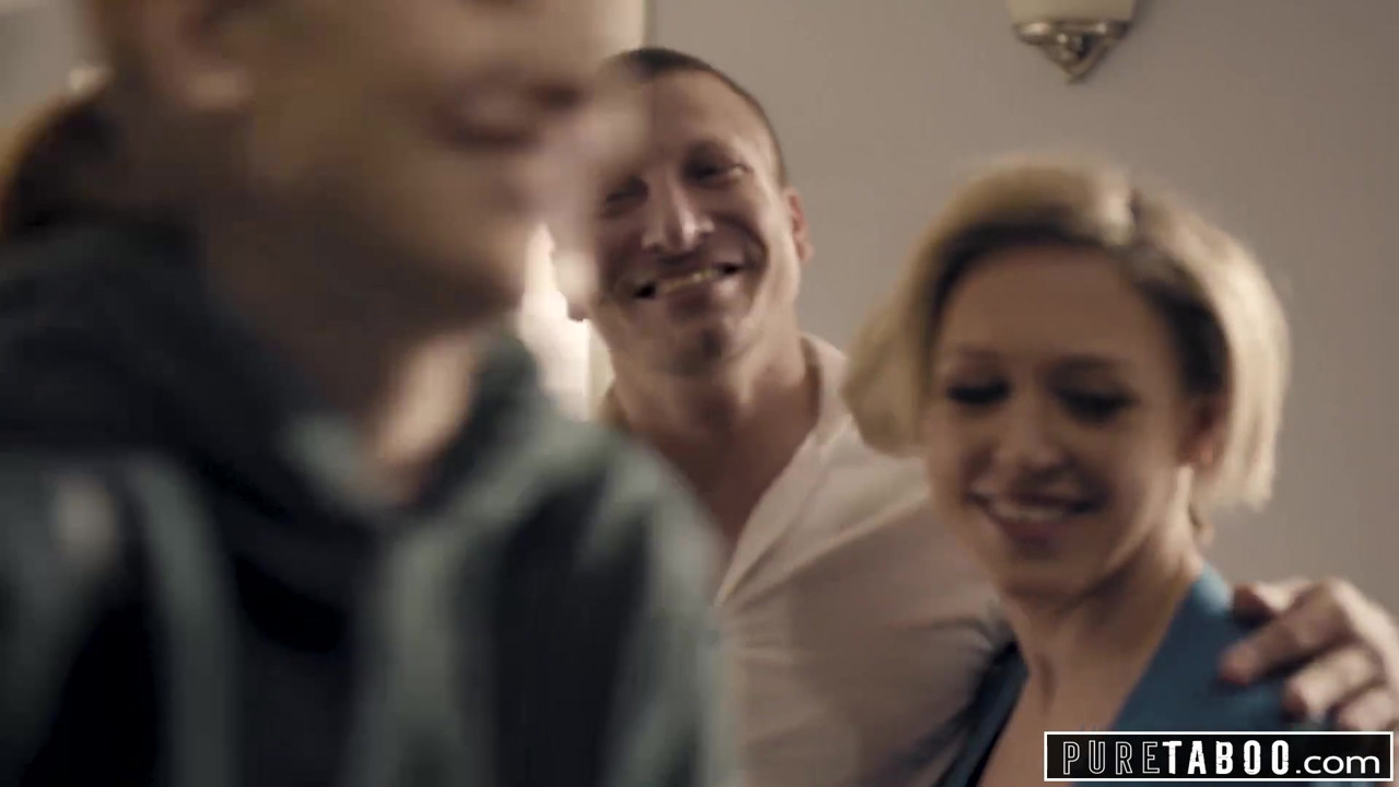 純粋なタブー義理の両親と義理の兄が新しい妹を歓迎