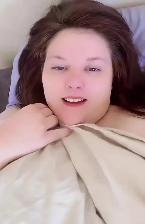섹스를 위해 나를 깨워주는 POV 의붓 오빠