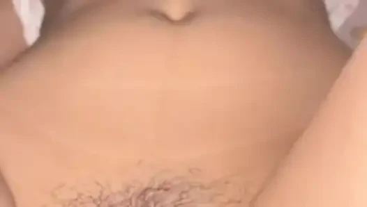 Meri chudakad ra dan mitra ki chut ka paani nikalata hu ek hair ladka chut ka paani nikal kar ungli kar raha