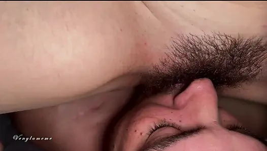 Suamiku ngentot memekku habis-habisan sampai wajahnya dicrot sperma hangat!