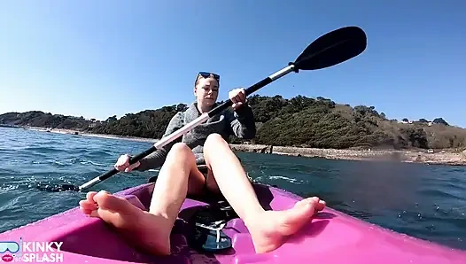 Босые ступни, инструкция по на каяке - рискованные наружные подошвы на публике босые ступни, инструкция по с каяком соблазняет - рискованные подошвы на улице на публике