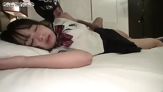 Cewek cantik yang mirip g-cup - kencan hotel seragam berubah jadi intim
