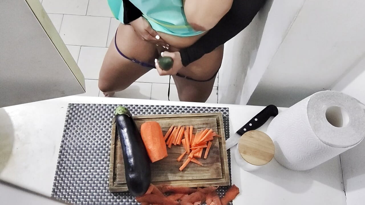 I shove a huge cucumber up my hungry asshole - Fetish