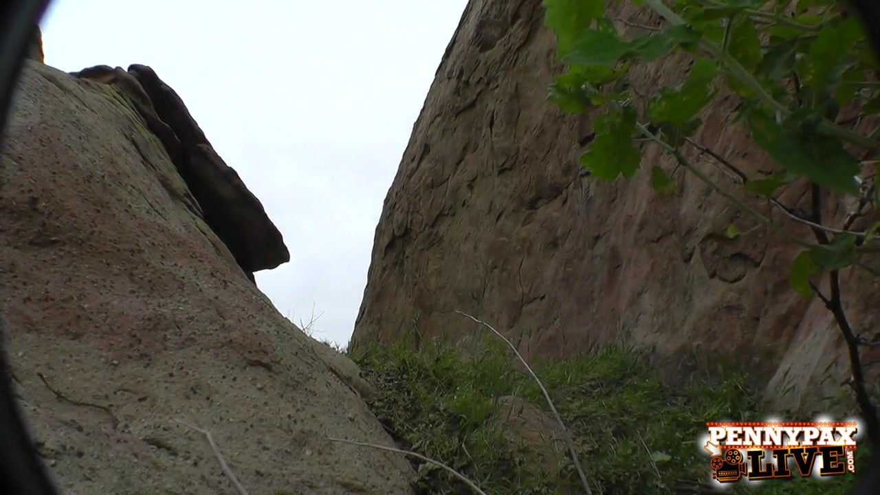 ペニー・パックスとサラ・シェボンの素晴らしいハイキングハメ撮り3p