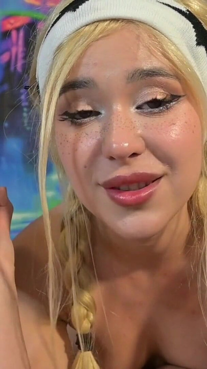 มุมมองคนเย็ด: กลืนน้ําเงี่ยนของเขาขณะที่เขาจ้องมองตัวเล็กของฉัน! ฉันรีดนมควยเขาด้วยของเล่นชักว่าวทรงพลังจากเลว... | คลิป 1