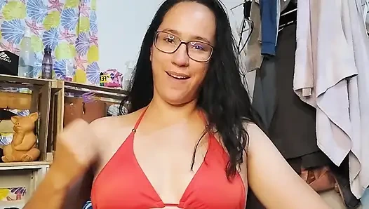 Joi kamu pengen banget ngasih aku kontol di bawah meja restoran