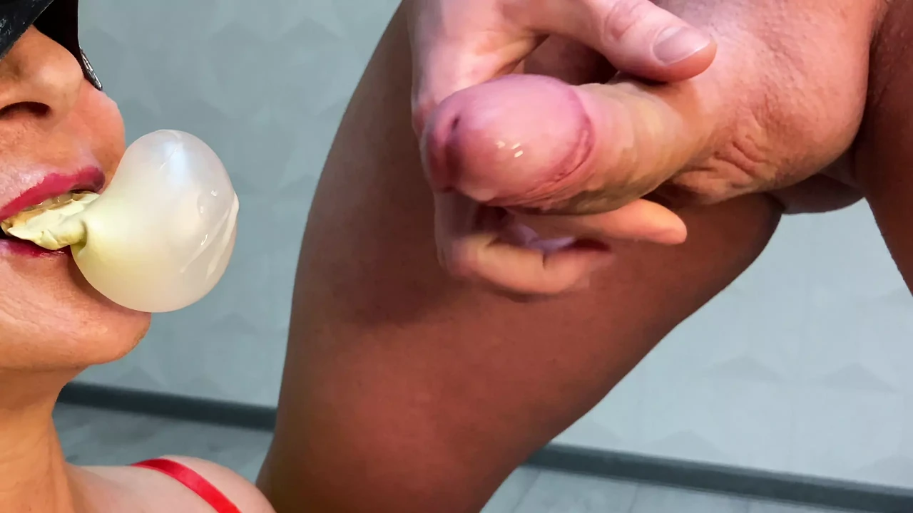 Milf extreme face cum bubblegum