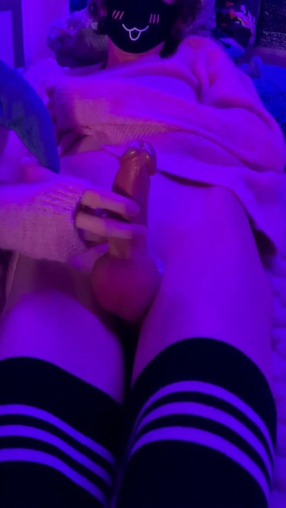 Femboy jerking off in bed
