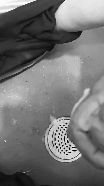 Handjob in slowmotion with blowout
