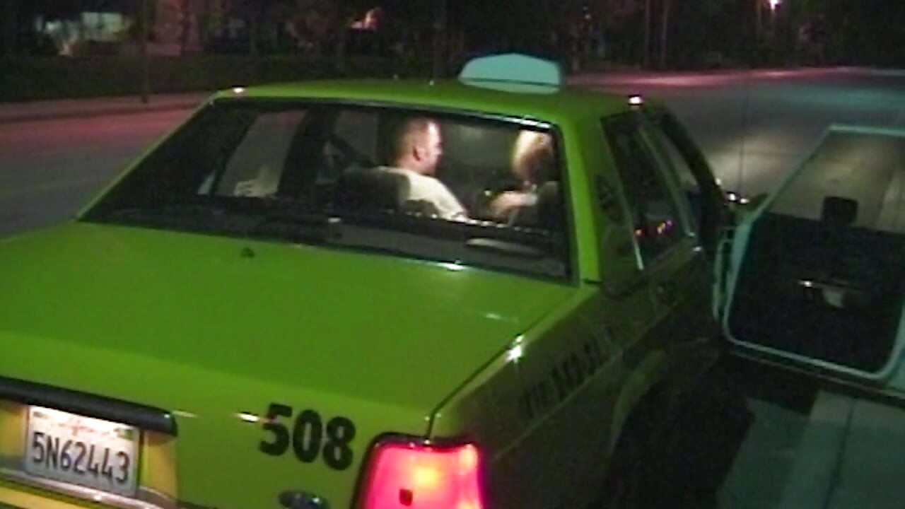 Wilde Taxifahrt mit geiler Blondine