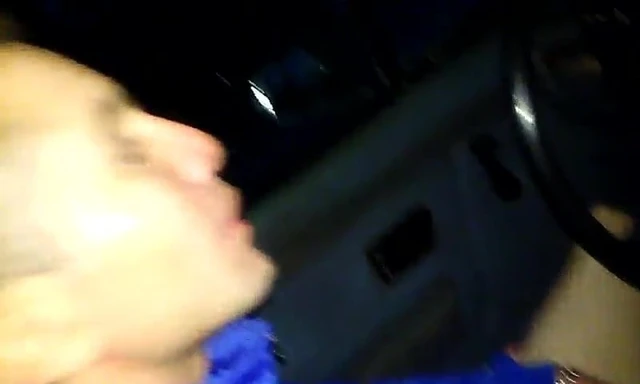 en un auto mame