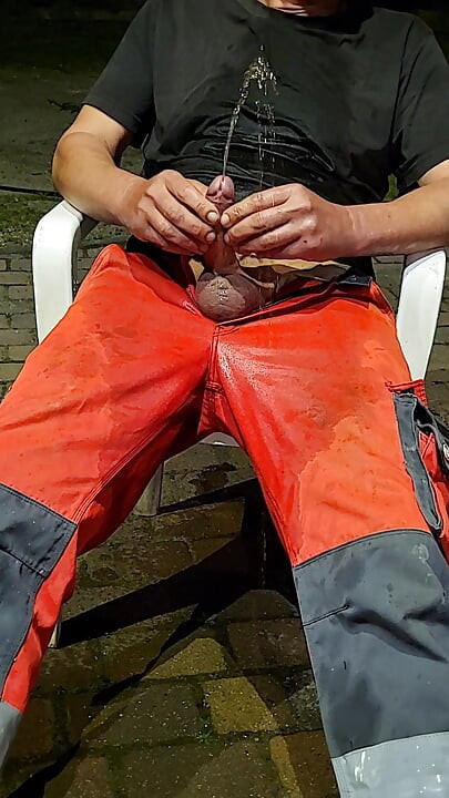 Jerking off with a lot of piss