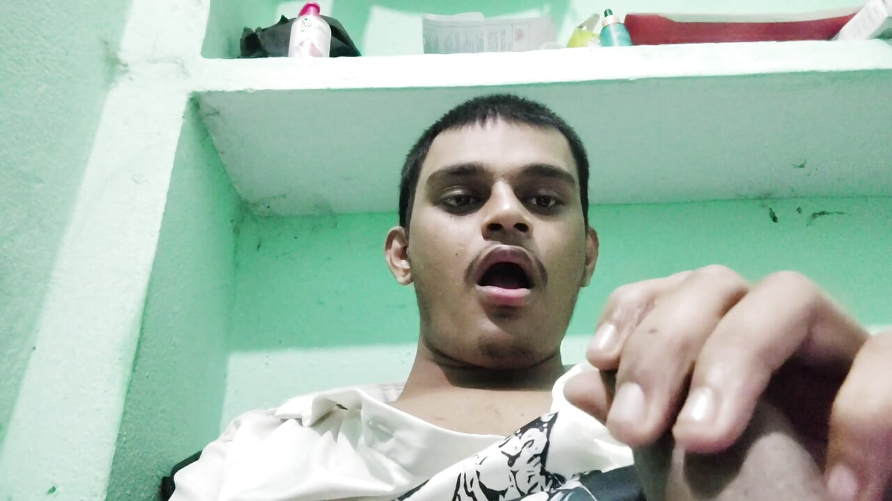 Bhabhi ko dekh ke lund khada ho gaya fir mari Muth