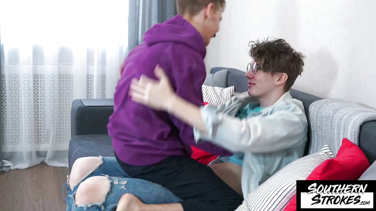SOUTHERNSTROKES Twink Bottom Alex Hofer Bends For Christian Hermes Huge Dick