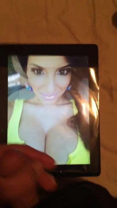 Squirting hard for Princess Tehmeena Azfal