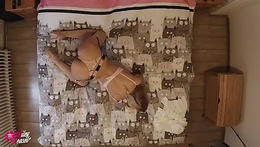 Hot Blonde Model Goes Crazy Masturbating on the Bed!!