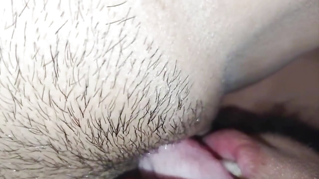 Thai girl Ninew gets her burned until her mouth is wet