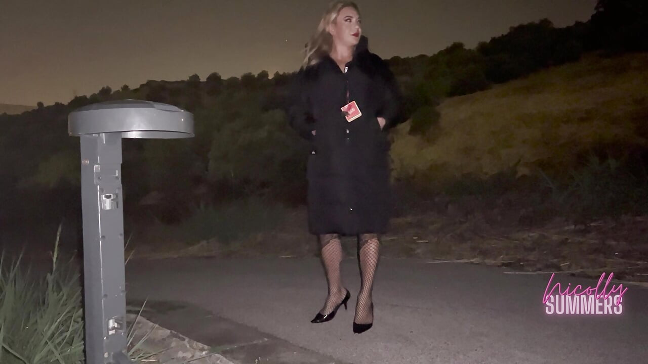 Hitam BBC M kacau di lantai jalan