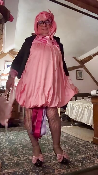 Одягнені всі в рожеве на вечір