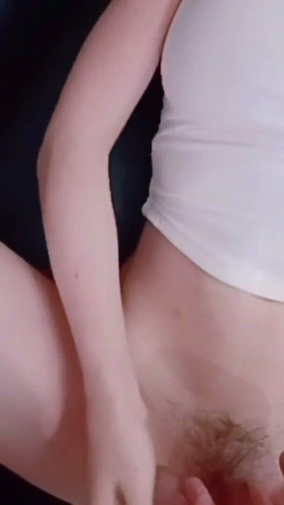 Invite a beautiful Thai girl to have sex in my room. | Clip 1