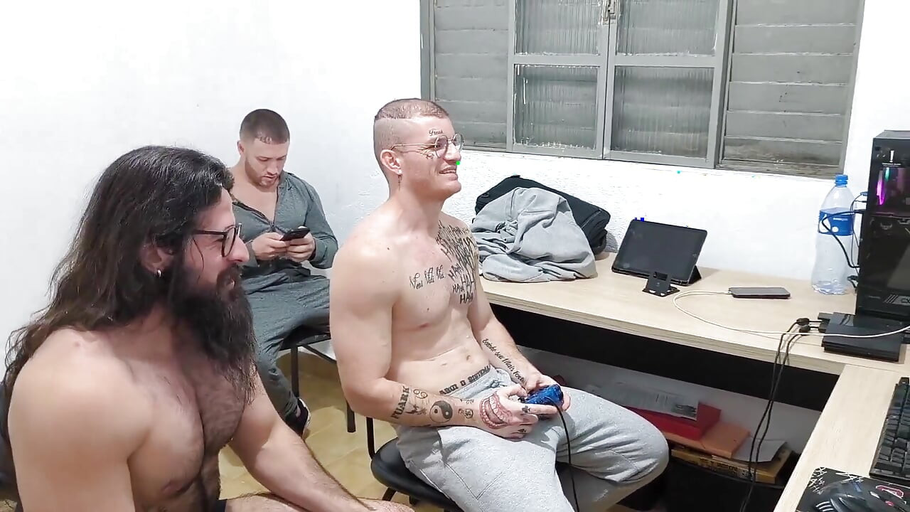 3 Heteros Playing Naked