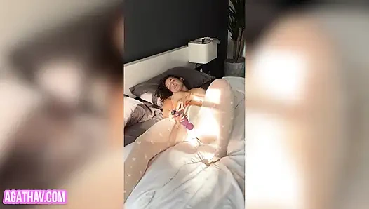 AGATHA VEGA KEPERGOK LAGI MUASIN MEMEKNYA PAKAI VIBRATOR