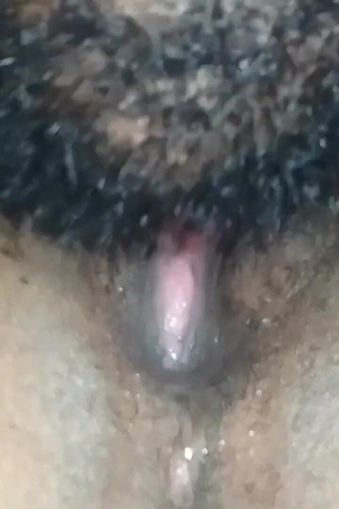 Él lame mi coño y culo y me da una preñada anal