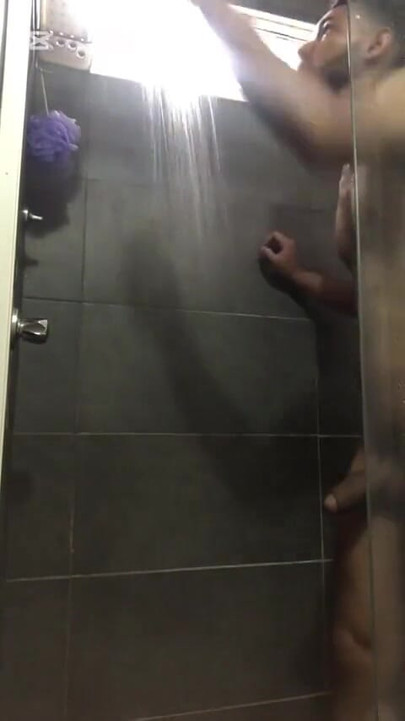 Must-see moment from "Latino daddy takes a shower and masturbates - Jovenpoder"