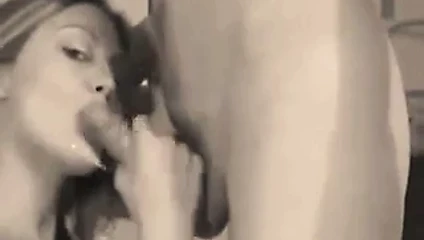 Porno yıldızı gibi esiyor