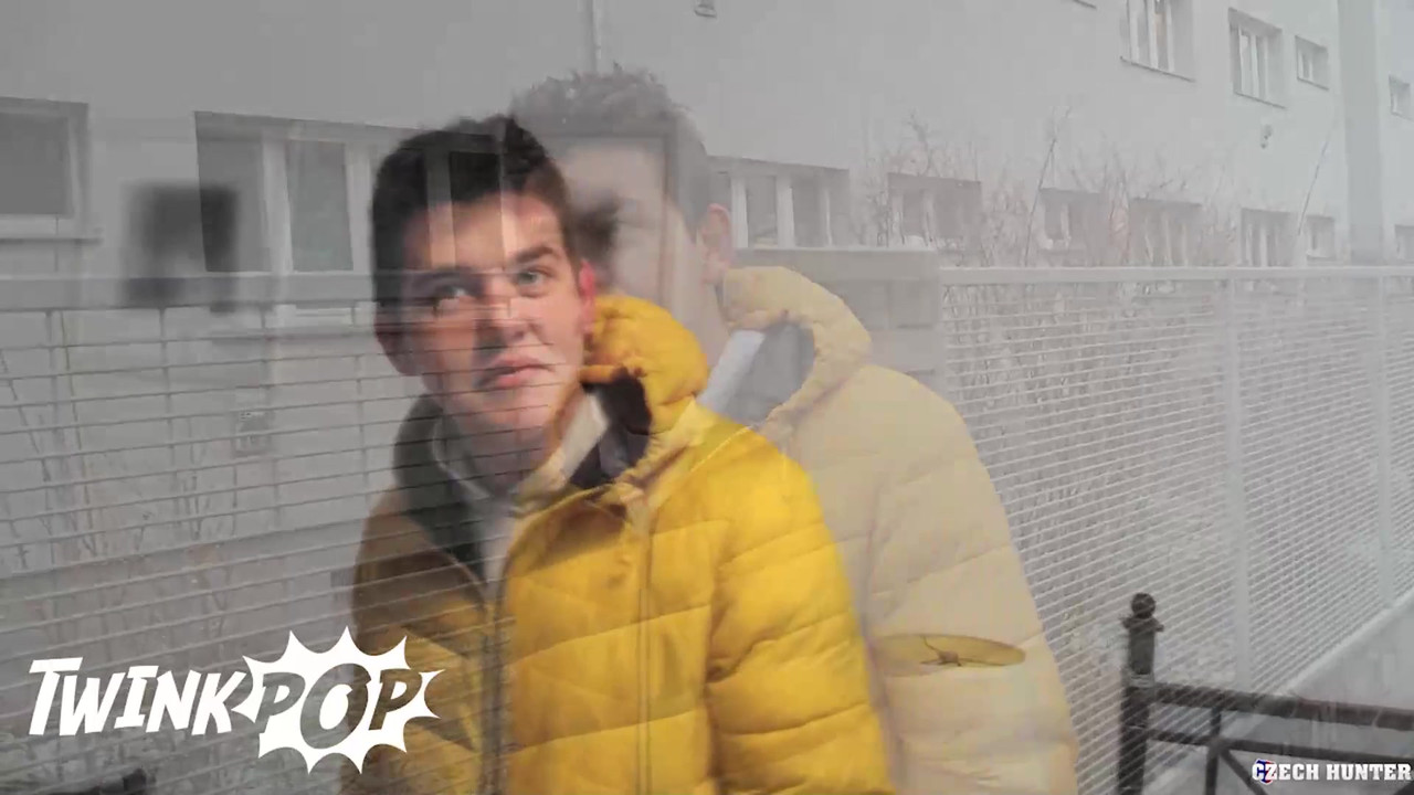 他在去买烟的路上遇到了一个愿意给他额外爱的男人 - twink pop