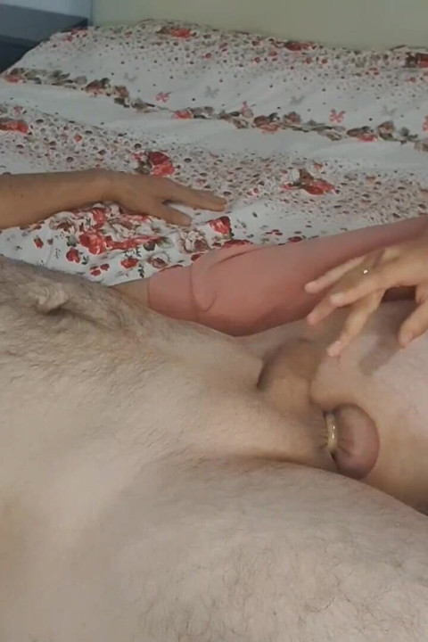 Porno Romanesc sexy meia-irmã tomando o controle. Dominação feminina strapon profundo pegging com enorme cinta no vibrador, som uretral