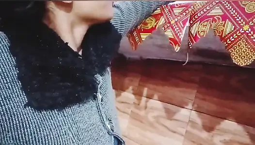Latika gritik üvey erkek kardeşiyle sikişiyor