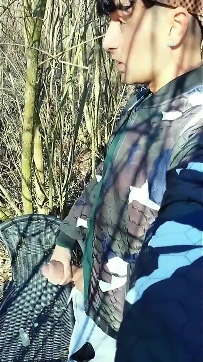 Twink găsit sticla cu Anon spermă în aer liber, așa că a adăugat lui sperma acolo prea