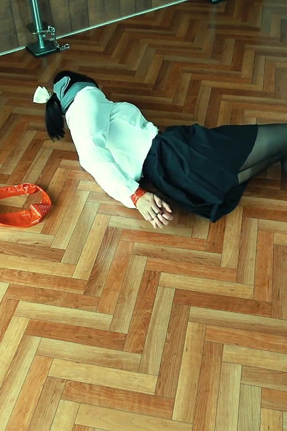 테이프 구속에서 탈출