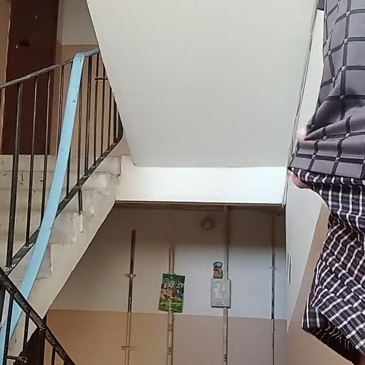 Sucking my cock in the entrance 1