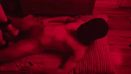Sudut Tinggi Kamar Merah