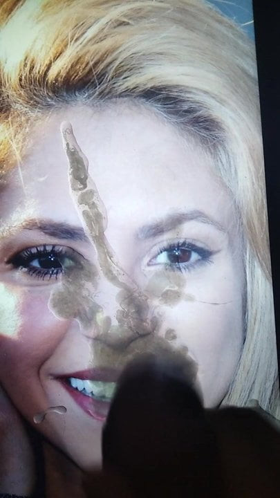 Cumshot Shakira