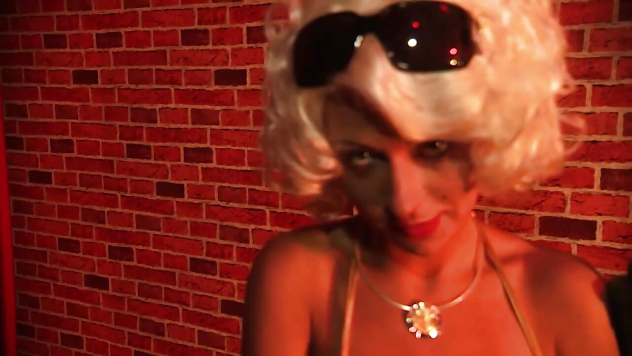 Marilyn Monroe na czerwonym świetle